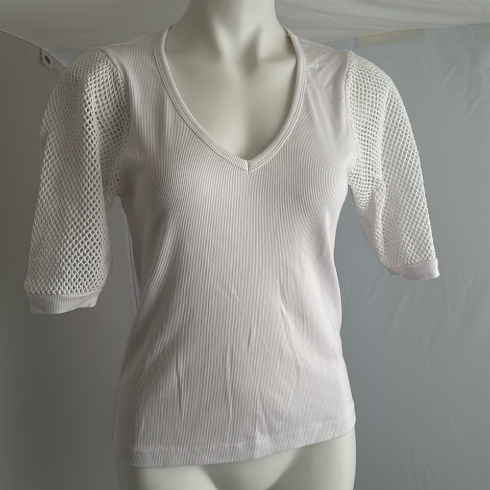 Red Haute white crochet puff sleeve top